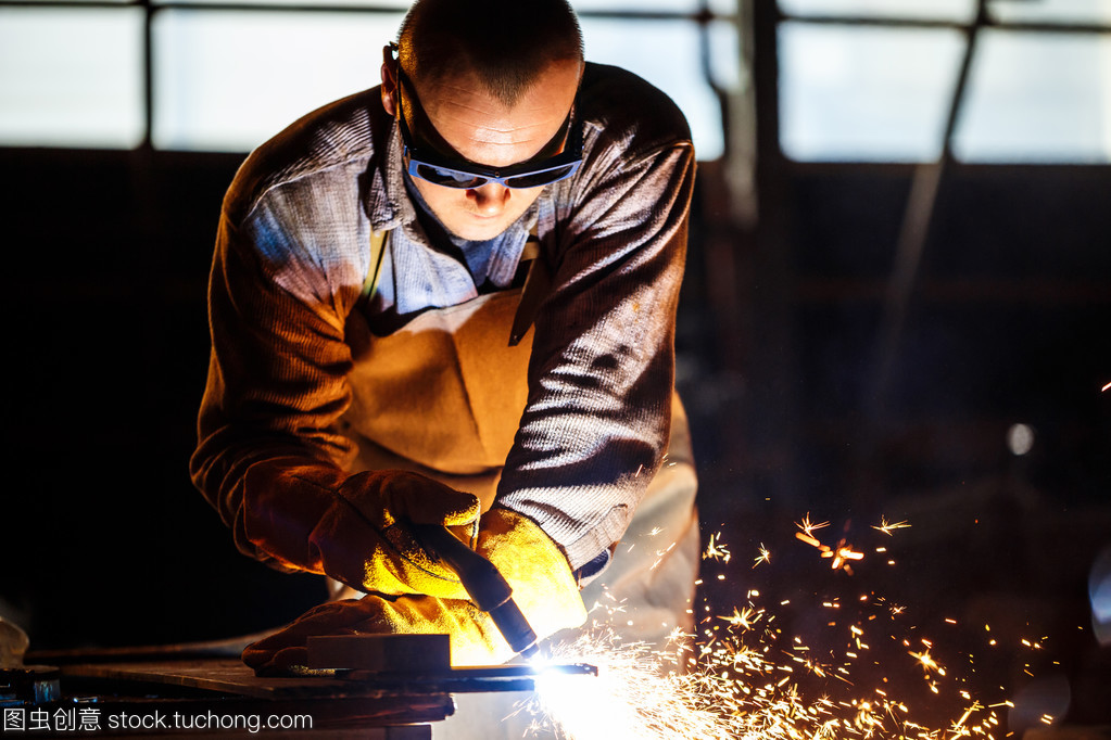 高效与精准 等离子设备在现代金属切割与焊接制造中的应用与发展